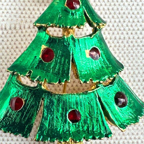 Vintage Christmas Tree Brooch Green & Red Enamel W/ Clear Rhinestone Star Topper - Picture 3 of 11